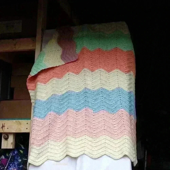 Hand Knit crocheted baby blanket 44x50 " - Picture 1 of 6